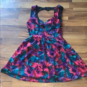 Summer dress with heart open back
